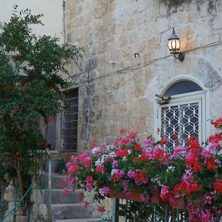 Mi'Ilya Chocolate House Guest House Εξωτερικό φωτογραφία