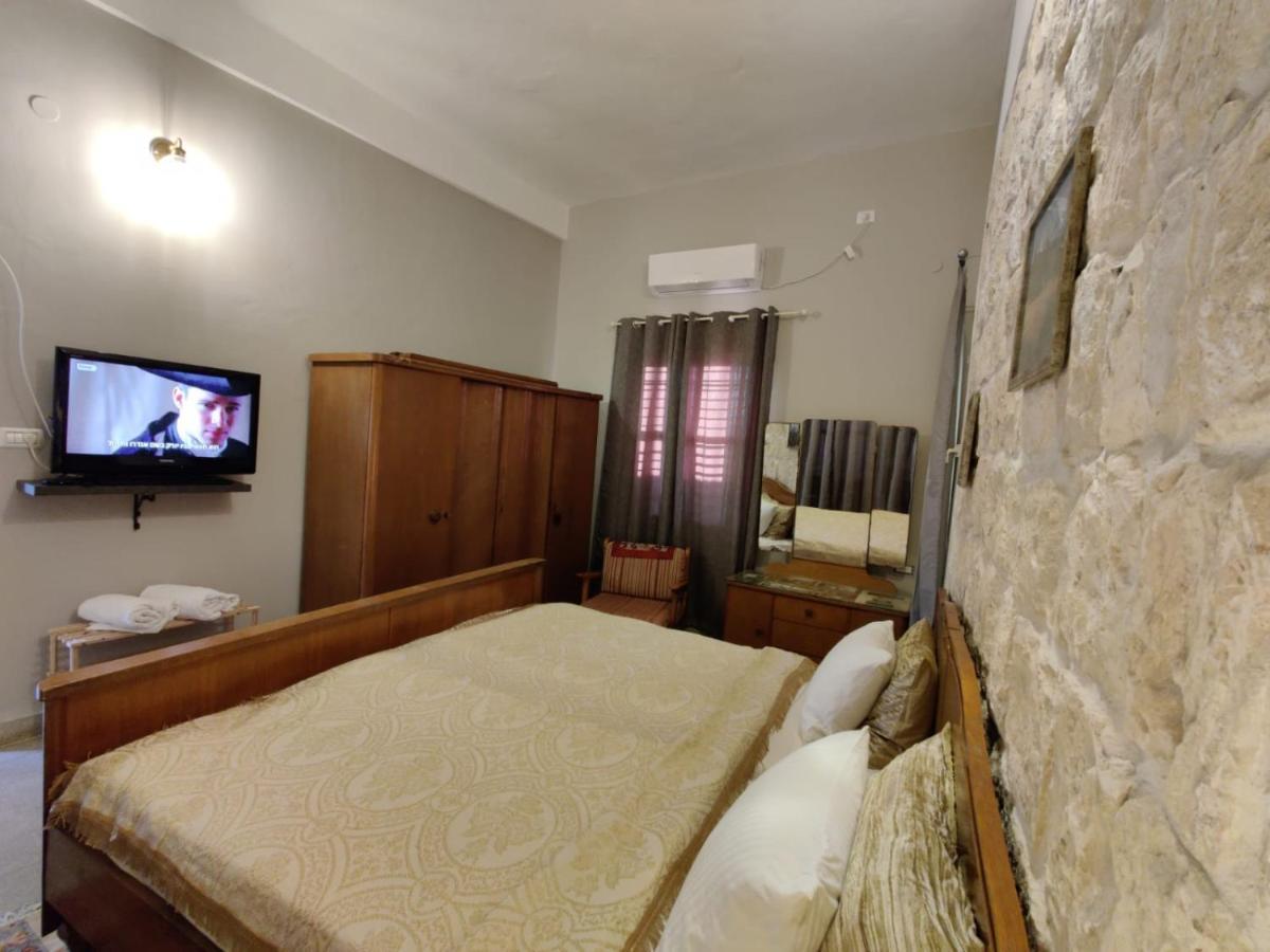 Mi'Ilya Chocolate House Guest House Εξωτερικό φωτογραφία