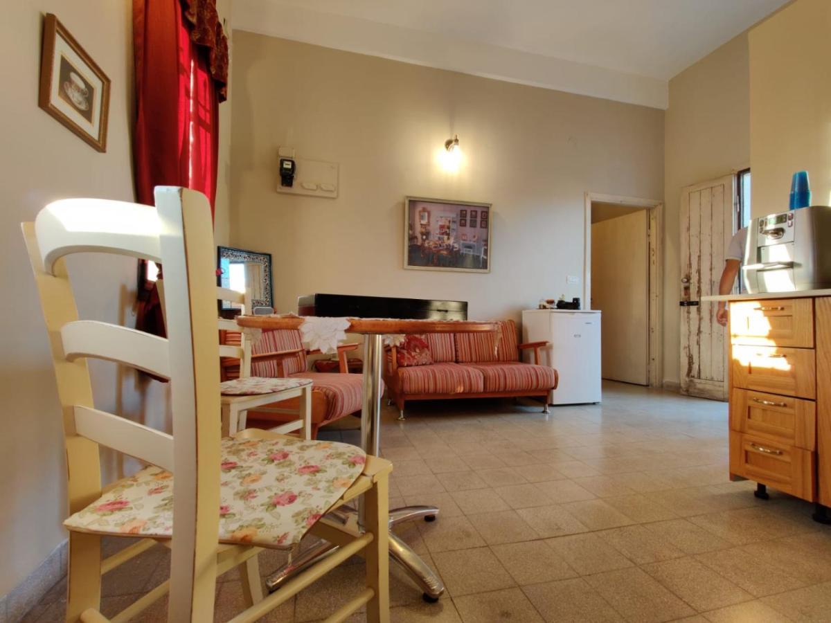 Mi'Ilya Chocolate House Guest House Εξωτερικό φωτογραφία