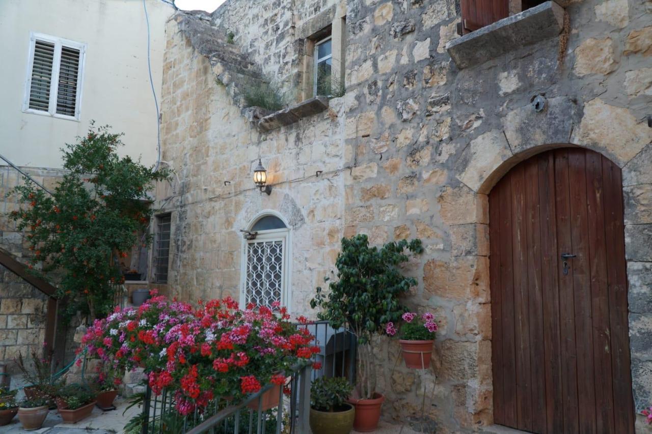 Mi'Ilya Chocolate House Guest House Εξωτερικό φωτογραφία